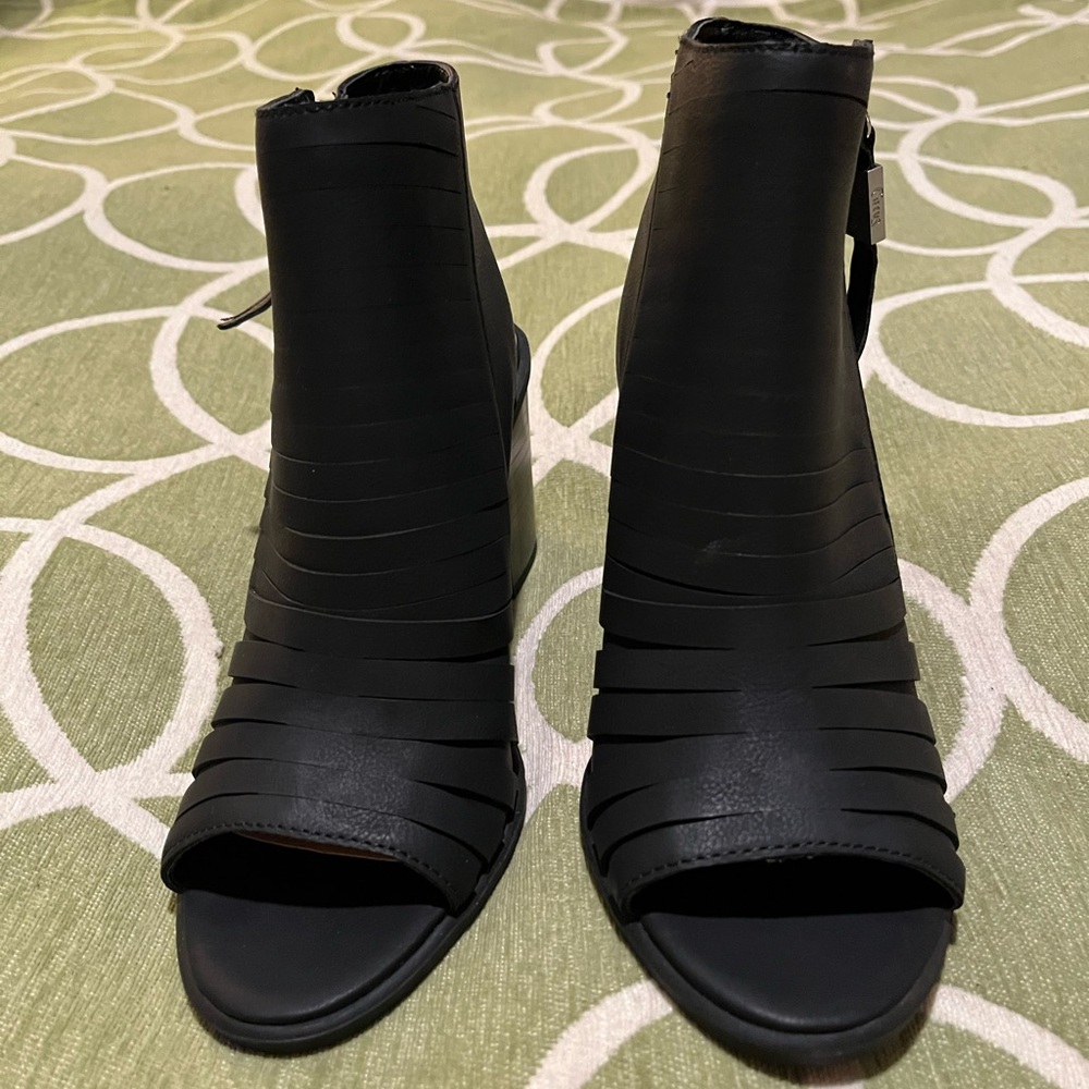 Open Toe Booties Size 8 By Circus W/O Box
